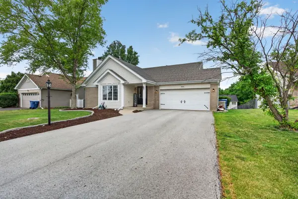 882 Wilshire LN, Crete, IL 60417