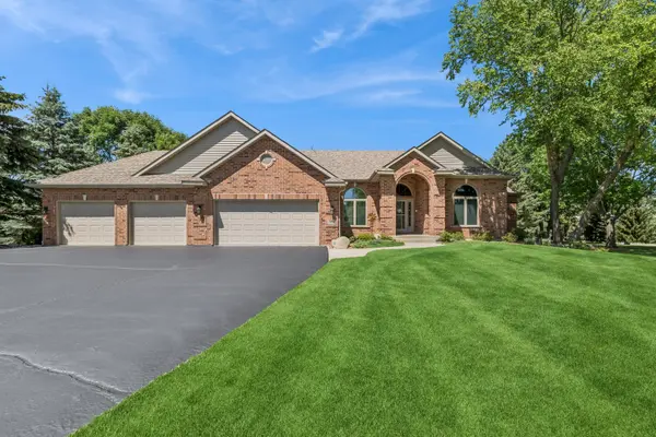 10907 Red Hawk LN, Spring Grove, IL 60081