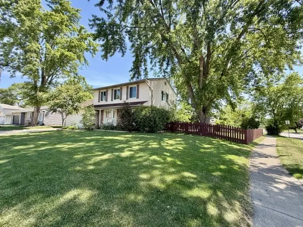 34 Highbury DR, Elgin, IL 60120
