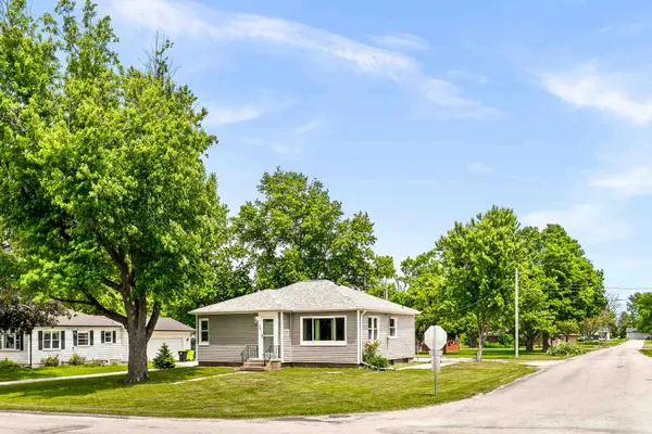 525 Grant ST, Chenoa, IL 61726