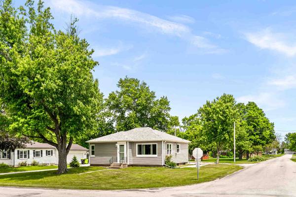 525 Grant ST, Chenoa, IL 61726
