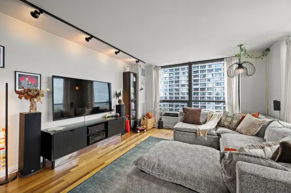 2020 N Lincoln Park West #18M, Chicago, IL 60614