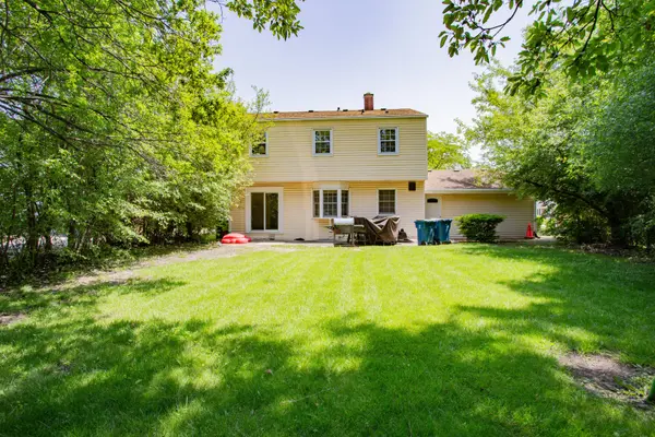 722 N Mavis LN, Addison, IL 60101
