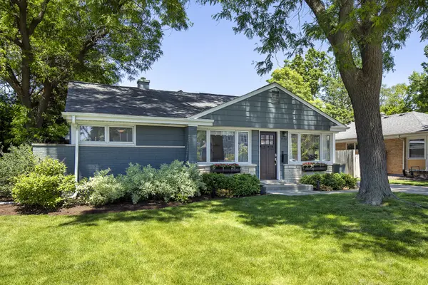 1938 Lincoln AVE, Northbrook, IL 60062