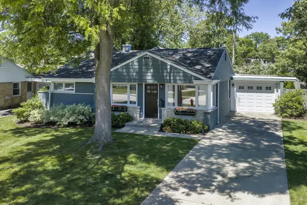 1938 Lincoln AVE, Northbrook, IL 60062