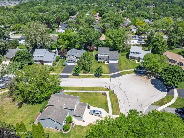 6620 Oak Tree TRL, Woodridge, IL 60517