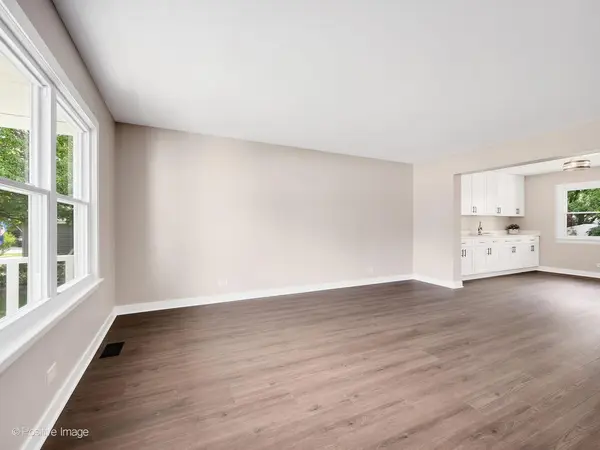 6620 Oak Tree TRL, Woodridge, IL 60517