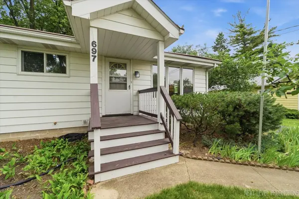 697 N Ohio ST, Aurora, IL 60505