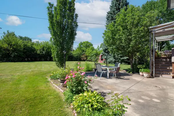 169 Leahy CIR S, Des Plaines, IL 60016