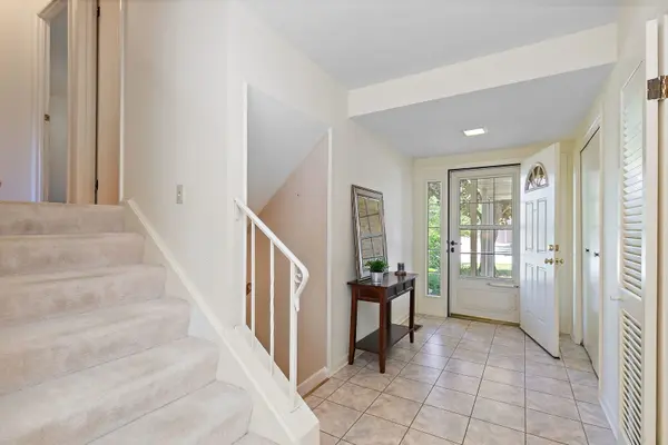 1150 Glen LN, Hoffman Estates, IL 60169