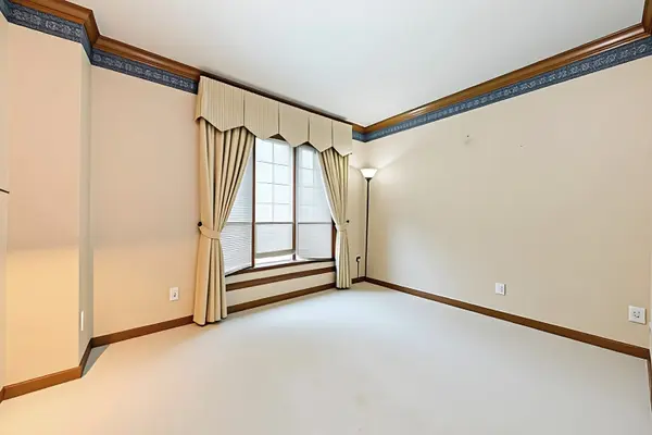 904 W BAILEY RD, Naperville, IL 60565