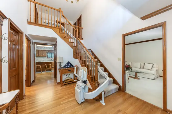 904 W BAILEY RD, Naperville, IL 60565