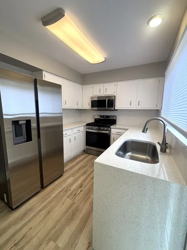 1863 Williamsburg DR #1863, Hoffman Estates, IL 60169