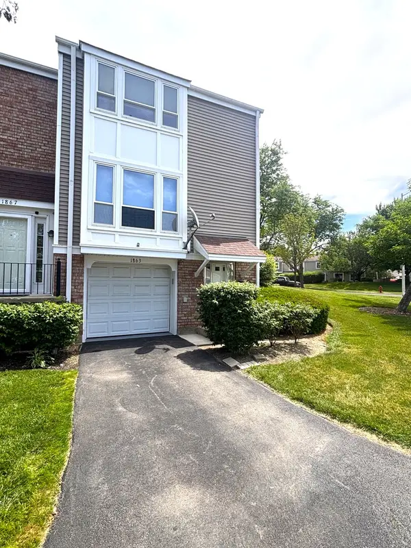 1863 Williamsburg DR #1863, Hoffman Estates, IL 60169