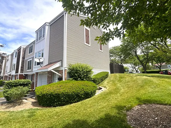 1863 Williamsburg DR #1863, Hoffman Estates, IL 60169