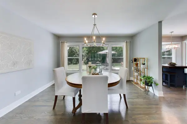 1052 Rolling PASS, Glenview, IL 60025