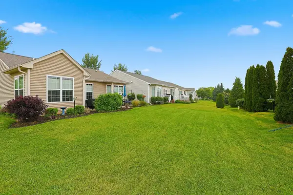 11926 Borhart DR, Huntley, IL 60142