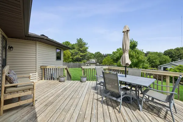 3160 Hartford DR, Bettendorf, IA 52722