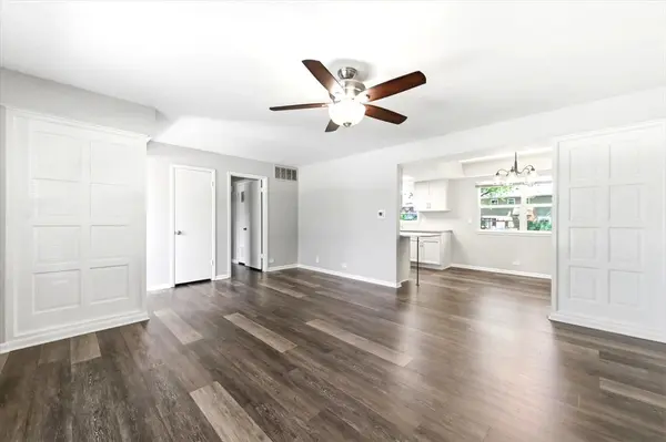 567 Northampton CIR, Elk Grove Village, IL 60007