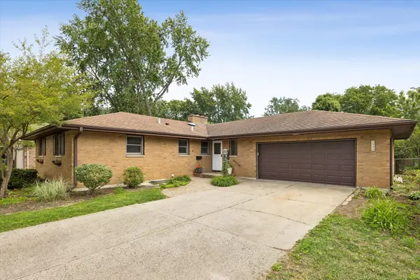 1535 Easy ST, Elgin, IL 60123