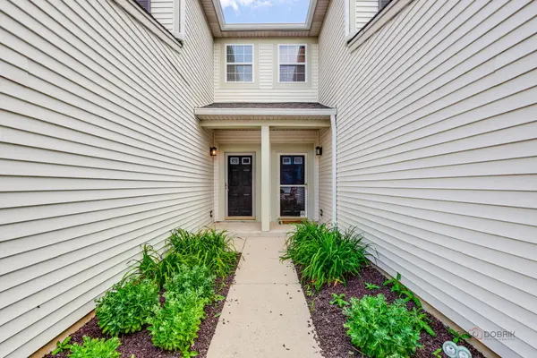 3124 Falling Waters LN #3124, Lindenhurst, IL 60046