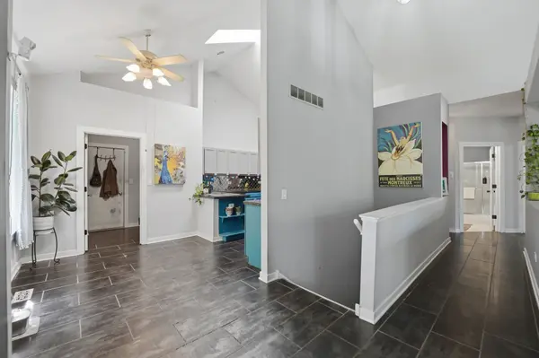 690 Littleton TRL #18-6, Elgin, IL 60120