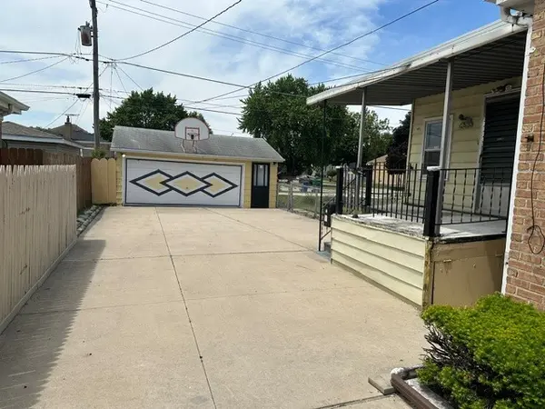 7700 Lawler AVE, Burbank, IL 60459