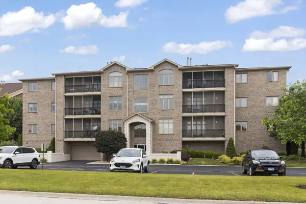 18610 Pine Lake DR #2D, Tinley Park, IL 60477