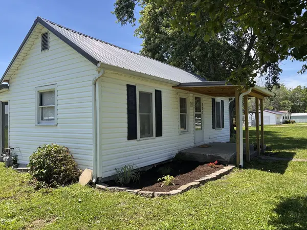 307 Casey ST, Woodlawn, IL 62898