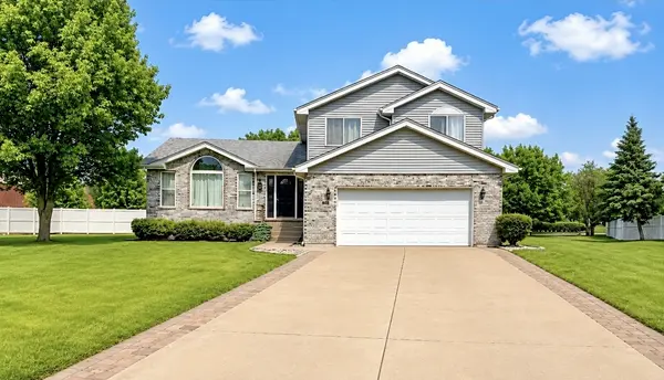 802 Winnebago CT, Romeoville, IL 60446