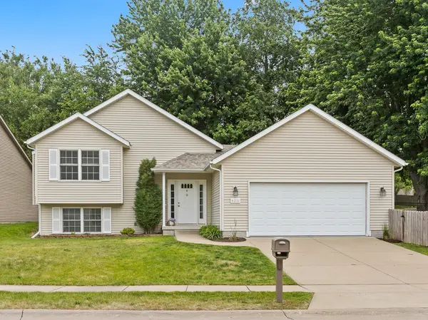 6211 N Clark ST, Davenport, IA 52806