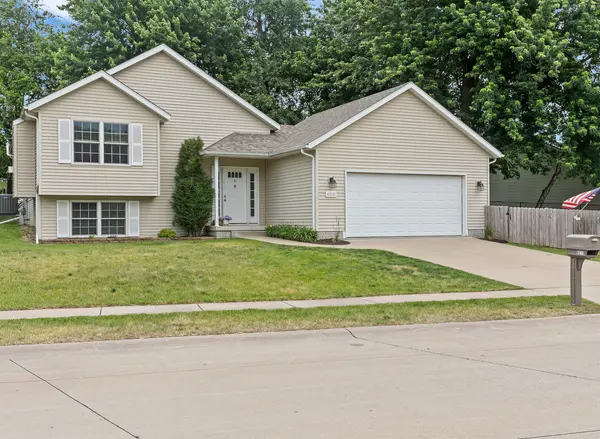 6211 N Clark ST, Davenport, IA 52806