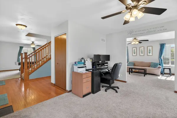 1014 Woodiris DR, Joliet, IL 60431