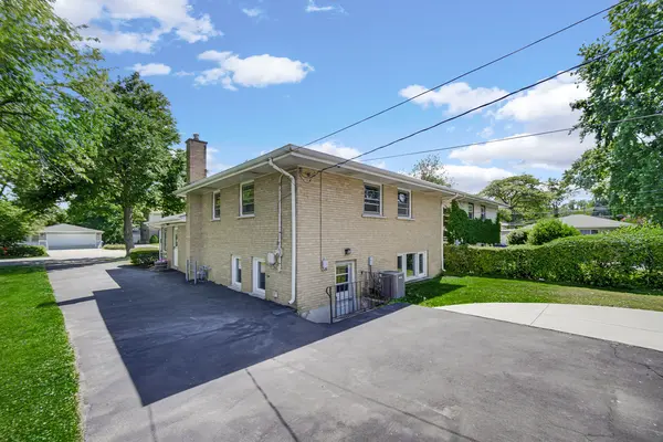 1112 Hickory RD, Homewood, IL 60430