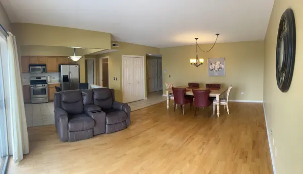 4534 N Cumberland AVE #401, Chicago, IL 60656