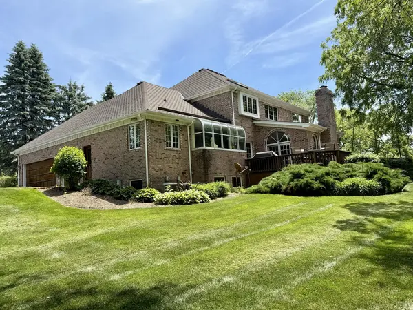 17N656 Adams DR, West Dundee, IL 60118