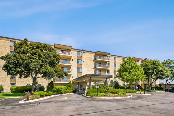 110 W Butterfield RD #510S, Elmhurst, IL 60126