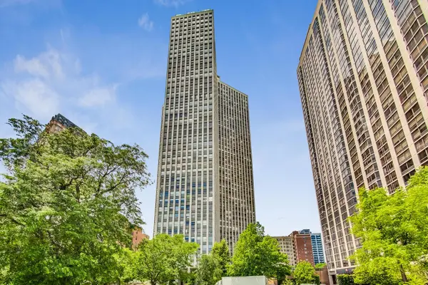 Chicago, IL 60614