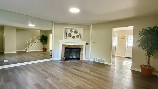 333 CHERRY VALLEY RD, Vernon Hills, IL 60061