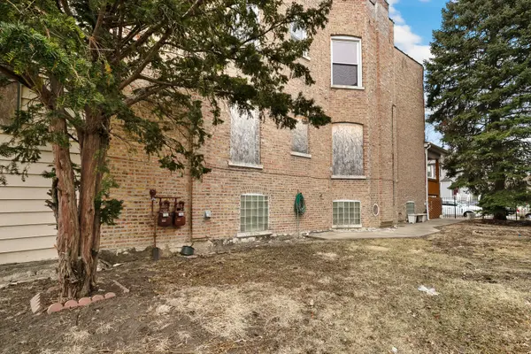 912 N Latrobe AVE, Chicago, IL 60651
