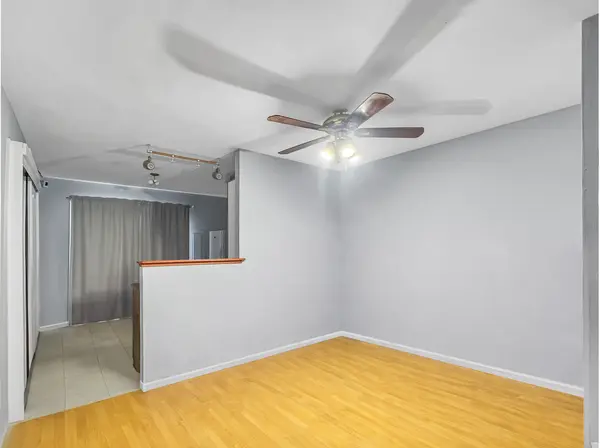 191 N Waters Edge DR #101, Glendale Heights, IL 60139