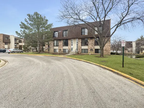 191 N Waters Edge DR #101,  Glendale Heights,  IL 60139