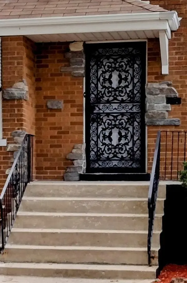 9630 S La Salle ST, Chicago, IL 60628
