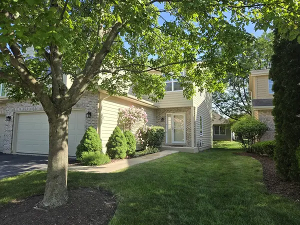 70 Townsend CIR, Naperville, IL 60565