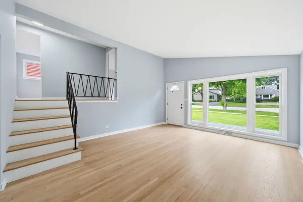 207 W Ethel AVE, Lombard, IL 60148