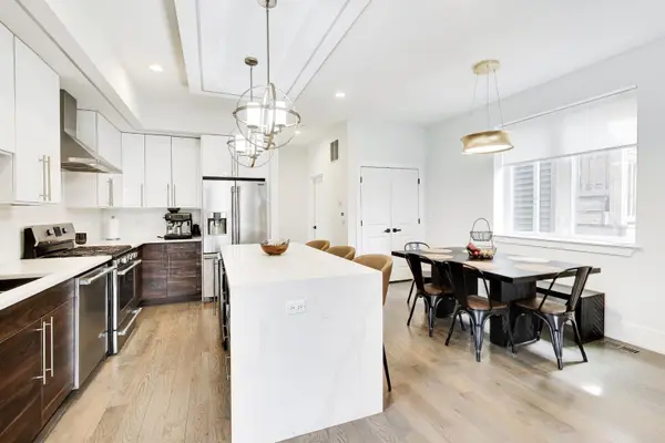 1818 N Sawyer AVE #1W, Chicago, IL 60647