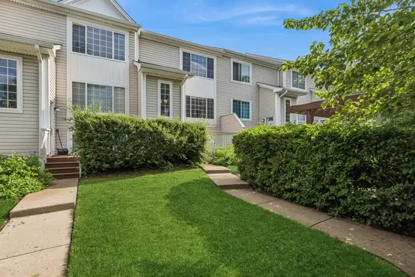 49 S Treehouse LN #49, Round Lake, IL 60073