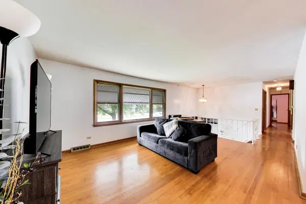 Address not disclosed, Mount Prospect, IL 60056