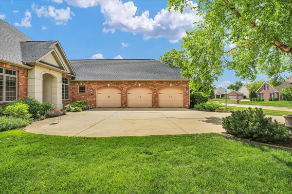 4905 Peifer LN, Champaign, IL 61822