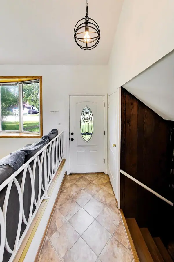 1411 N Burnng Bush LN, Mount Prospect, IL 60056